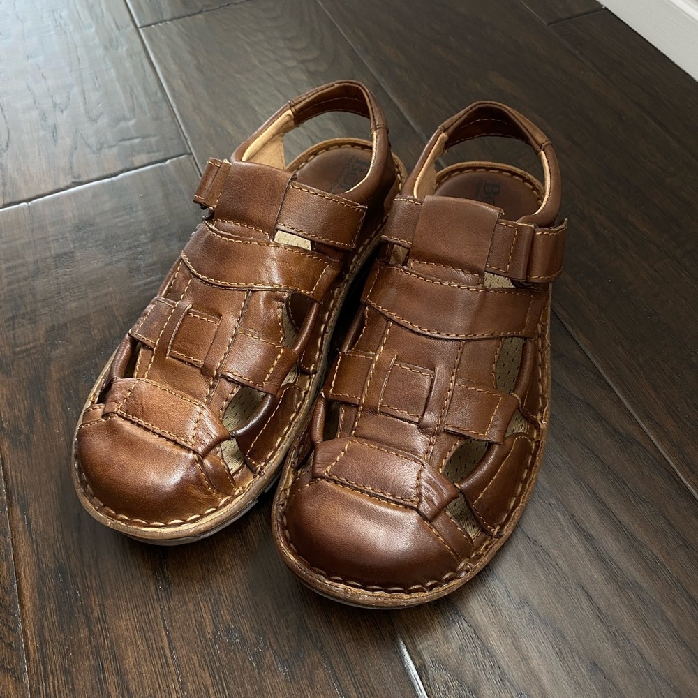 BORN Men's Leather Fisherman Sandals  Size 8